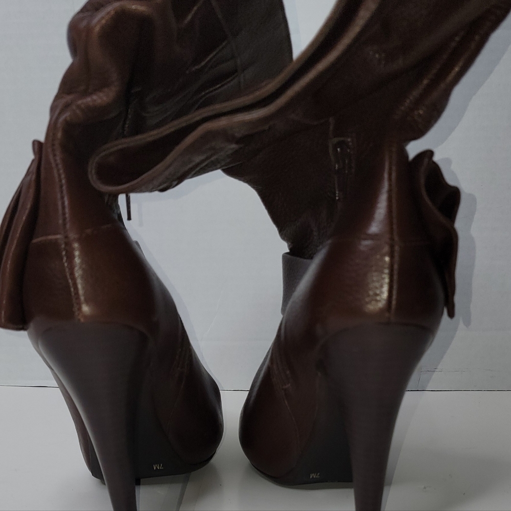 Women NWOT Gianni Bini leather boots - Picture 5 of 13